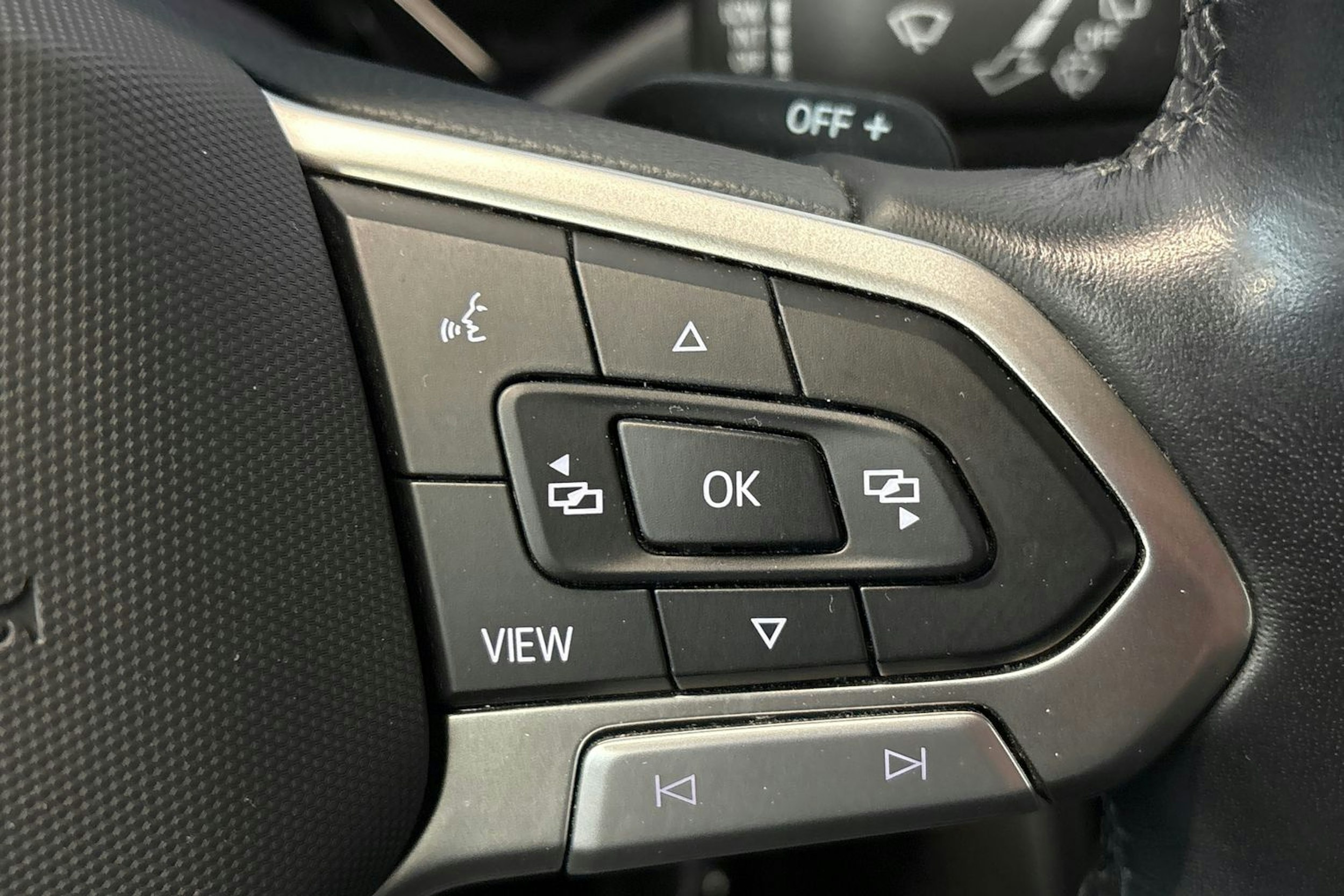 harmaa Volkswagen Taigo 2022 kuva 26.