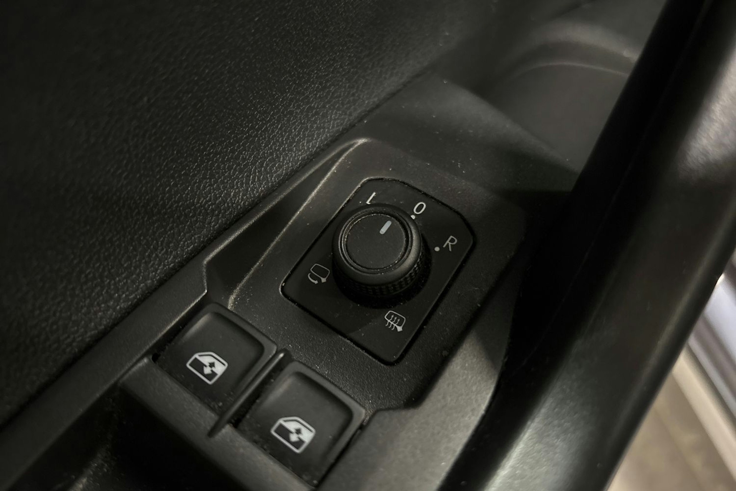 harmaa Volkswagen Taigo 2022 kuva 15.