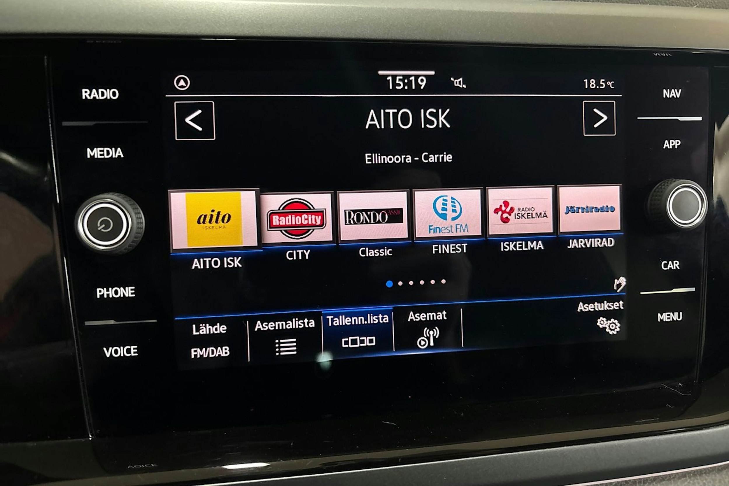 Punainen Volkswagen Taigo 2022 kuva 11.