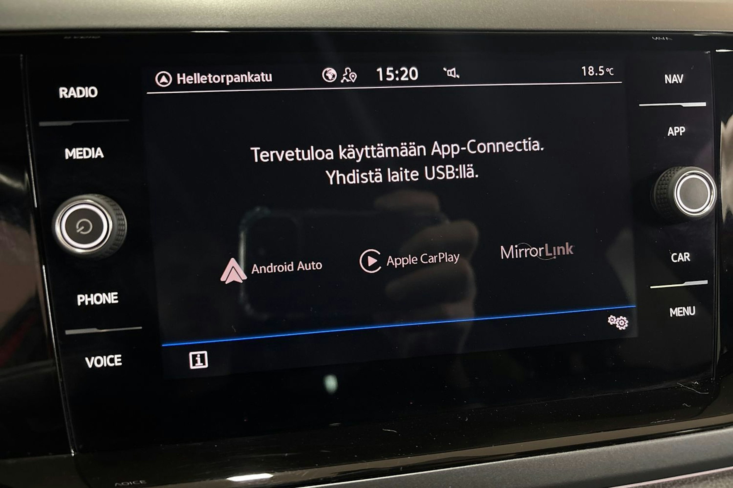 Punainen Volkswagen Taigo 2022 kuva 13.