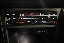 Punainen Volkswagen Taigo 2022 kuva 16.