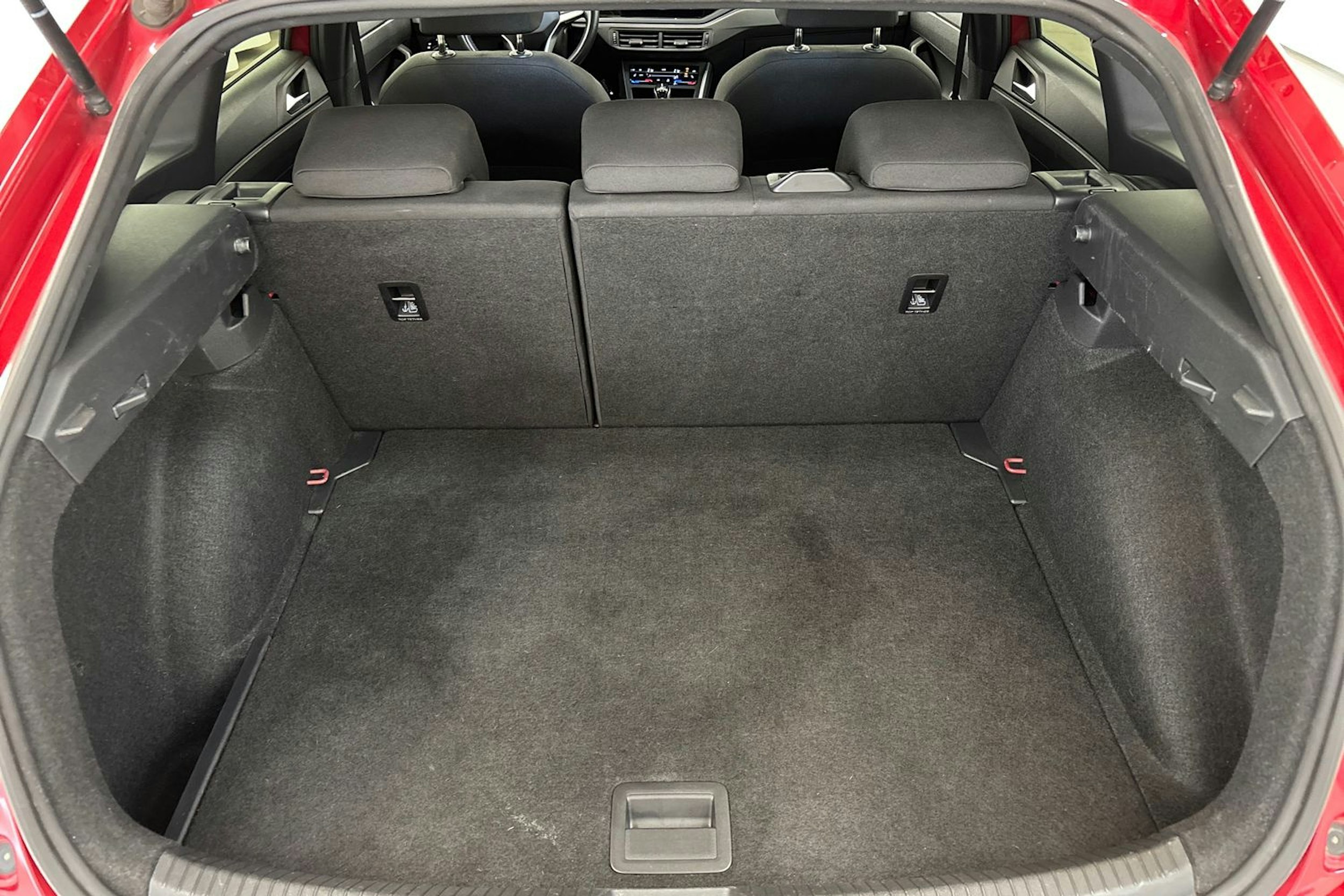 Punainen Volkswagen Taigo 2022 kuva 23.