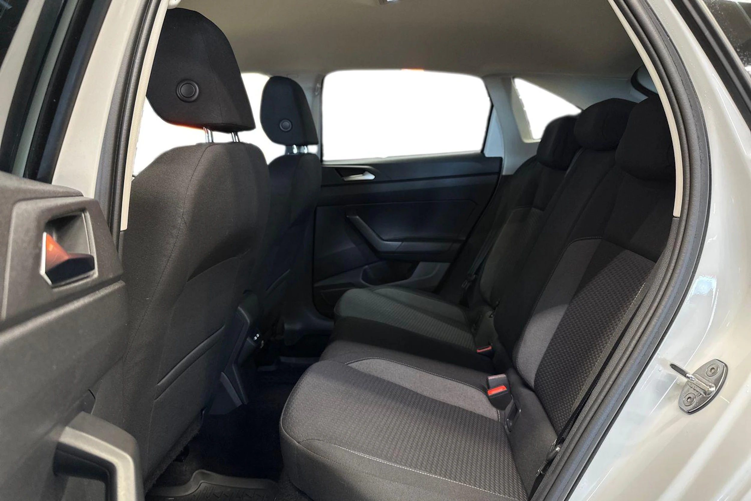 Valkoinen Volkswagen Taigo 2022 kuva 11.