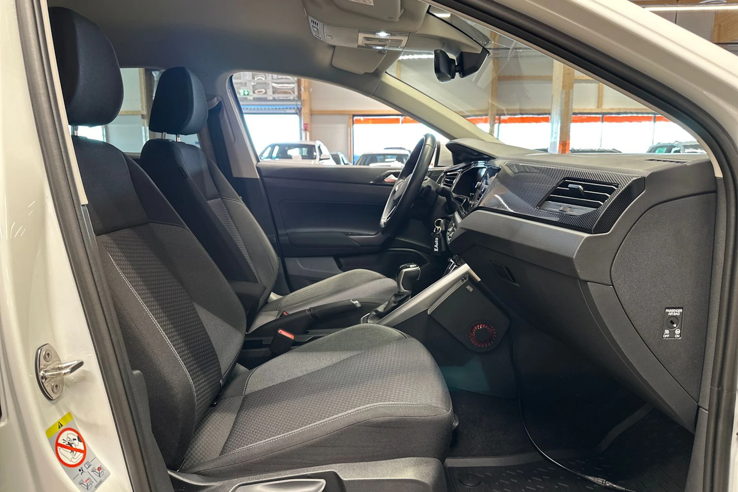 Valkoinen Volkswagen Taigo 2022 kuva 15.