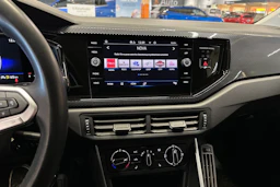 Valkoinen Volkswagen Taigo 2022 kuva 19.