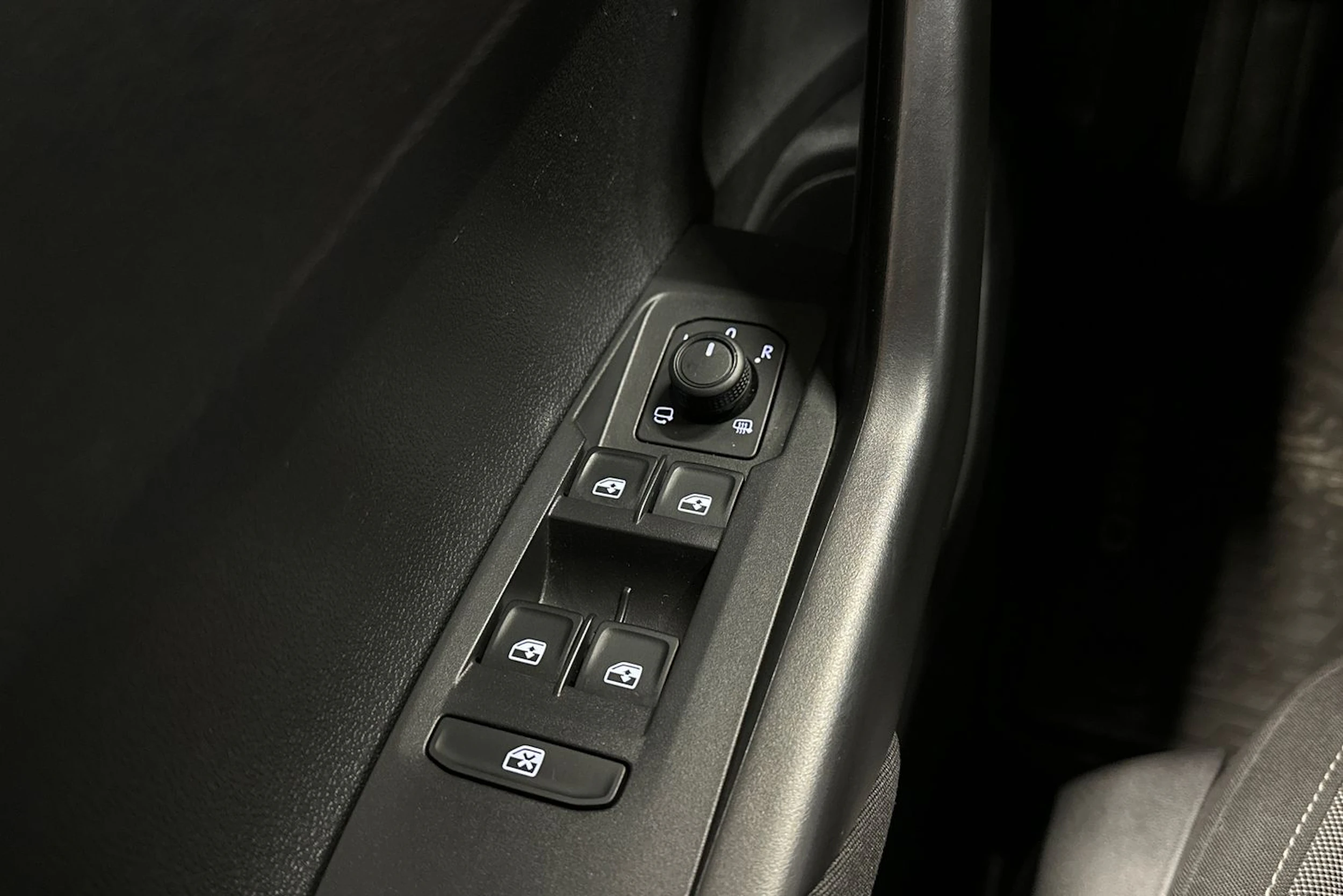 Valkoinen Volkswagen Taigo 2022 kuva 25.