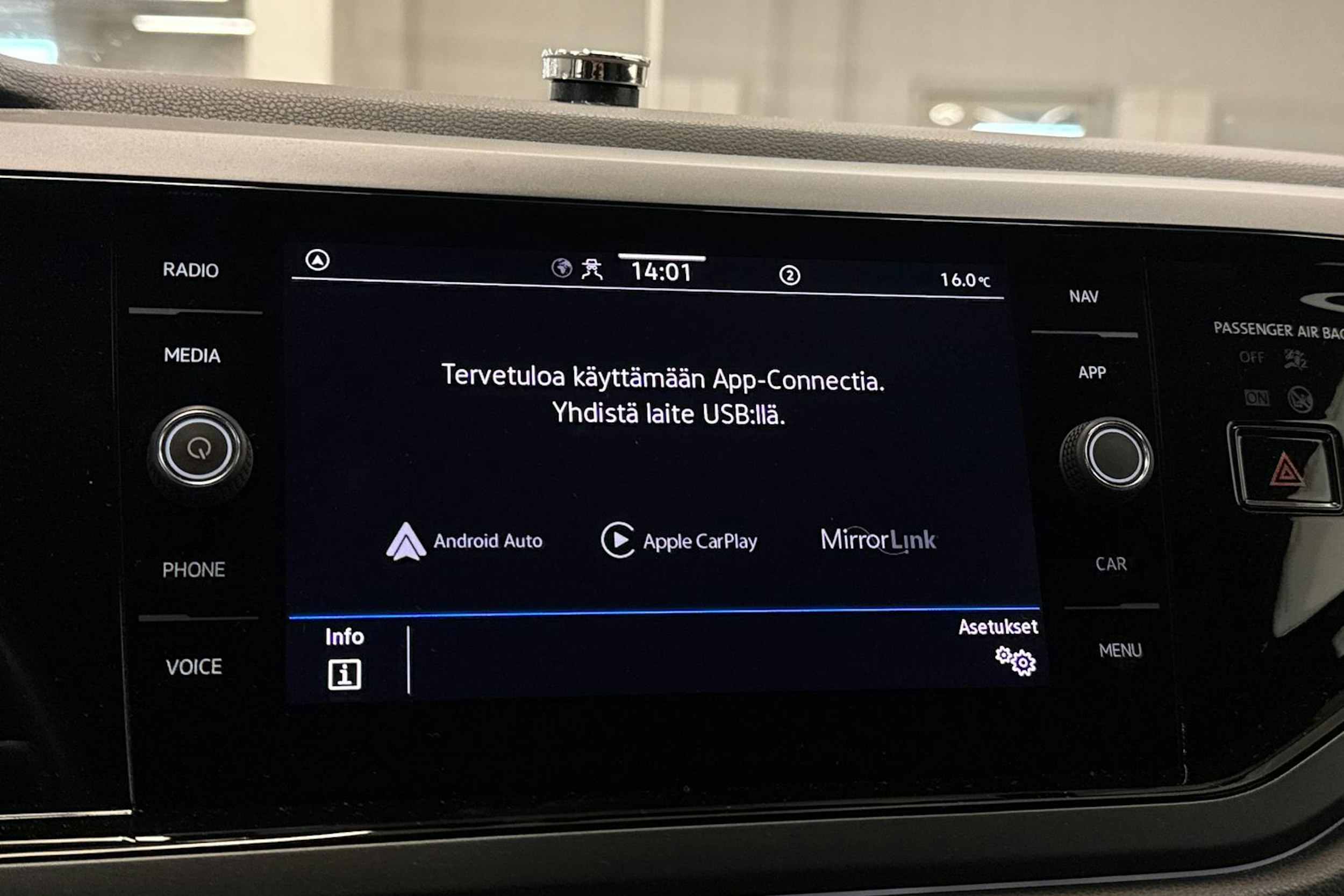 Musta Volkswagen Taigo 2022 kuva 29.