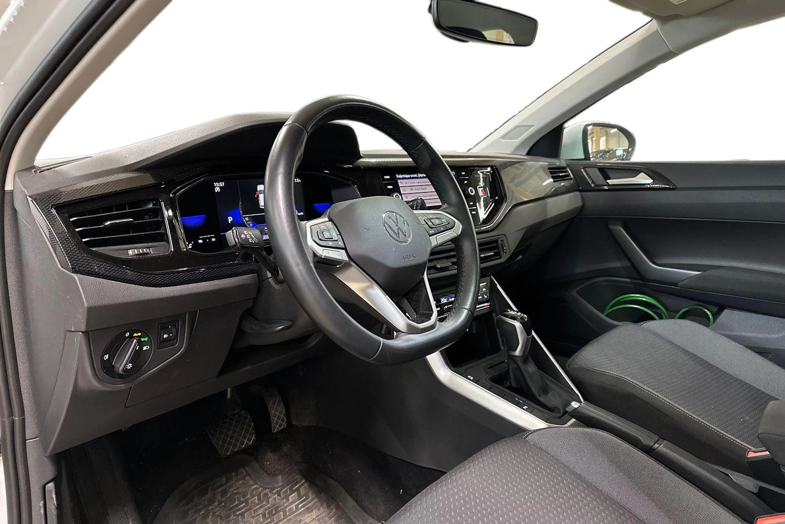 valkoinen Volkswagen Taigo 2022 kuva 3.