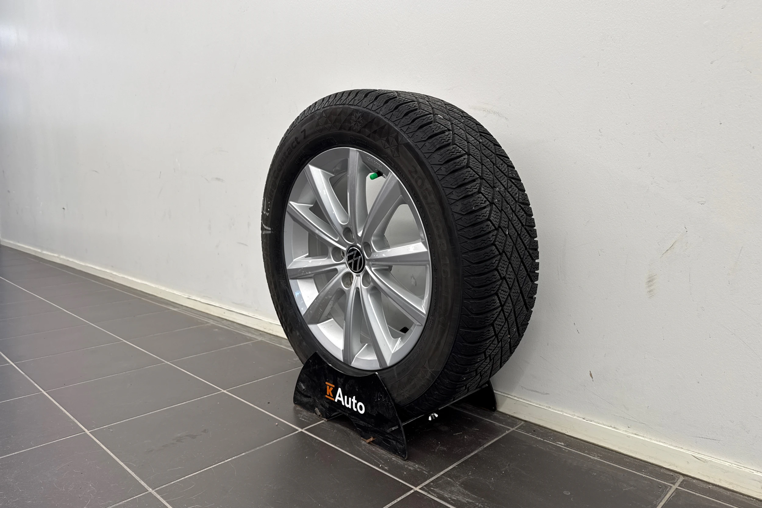 harmaa Volkswagen Taigo 2022 kuva 13.