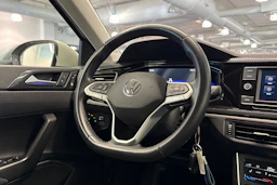 harmaa Volkswagen Taigo 2022 kuva 18.