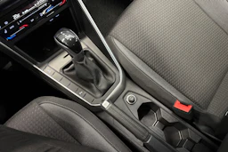 harmaa Volkswagen Taigo 2022 kuva 23.