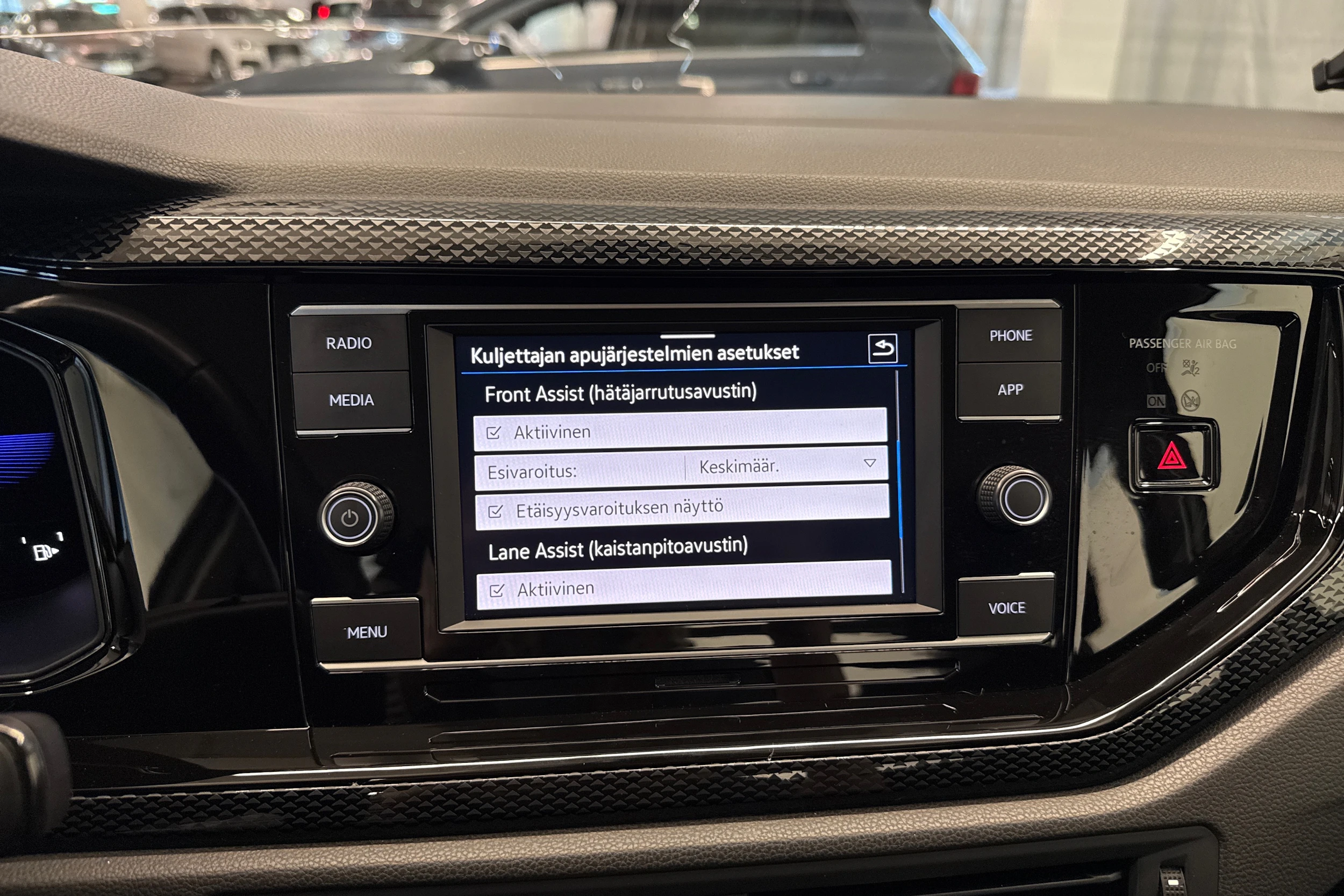 harmaa Volkswagen Taigo 2022 kuva 30.