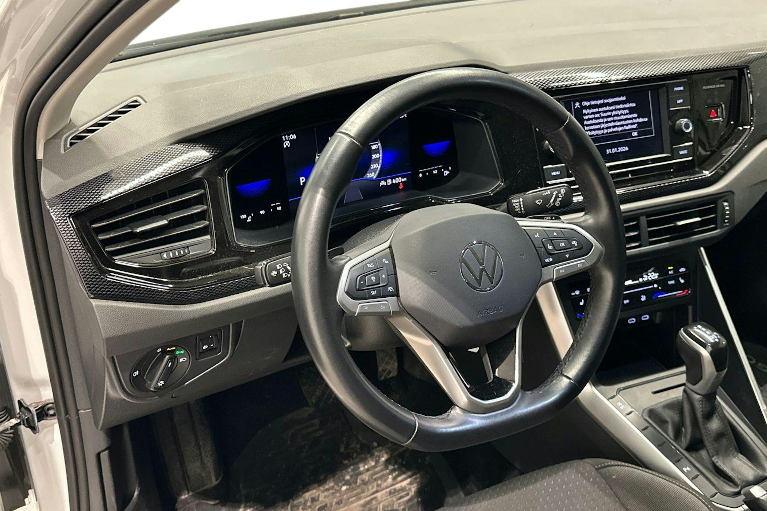 Valkoinen Volkswagen Taigo 2022 kuva 3.