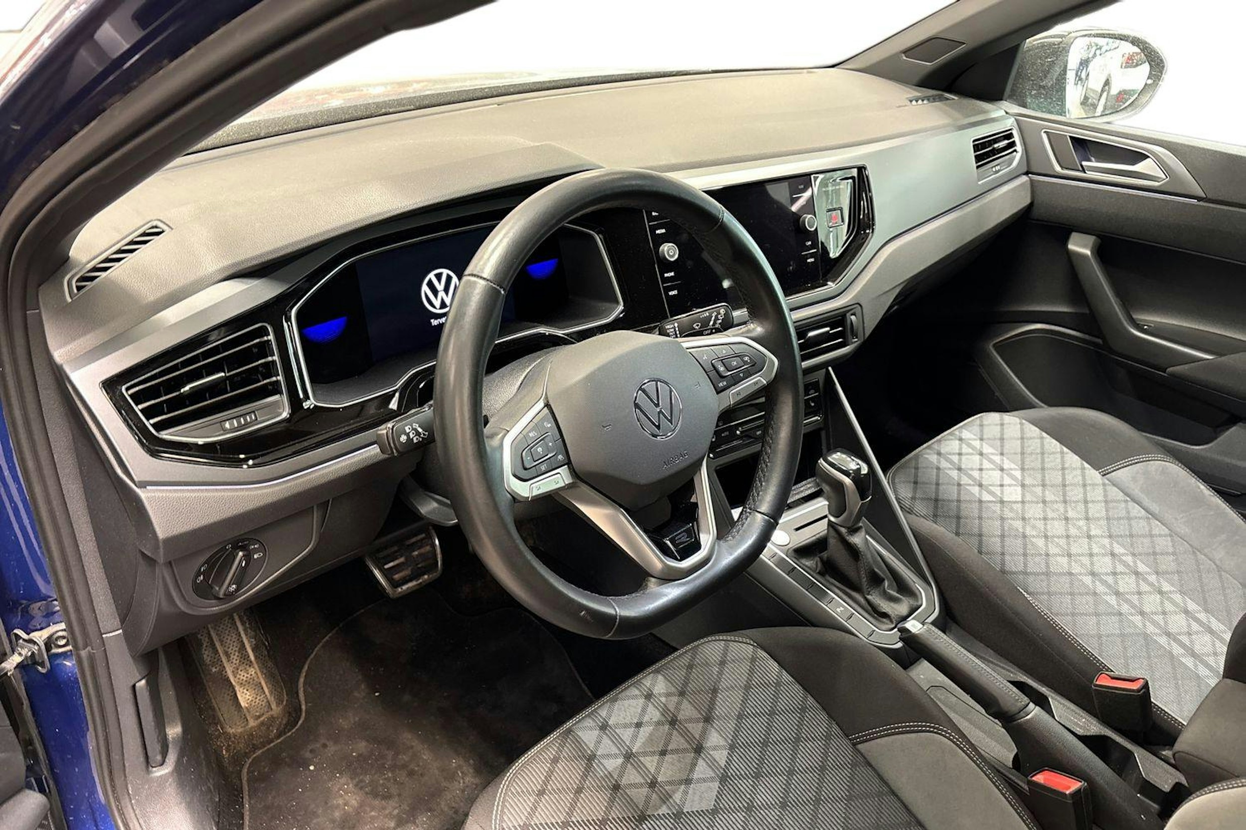 sininen Volkswagen Taigo 2022 kuva 3.