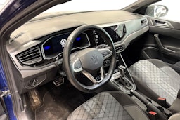 sininen Volkswagen Taigo 2022 kuva 3.