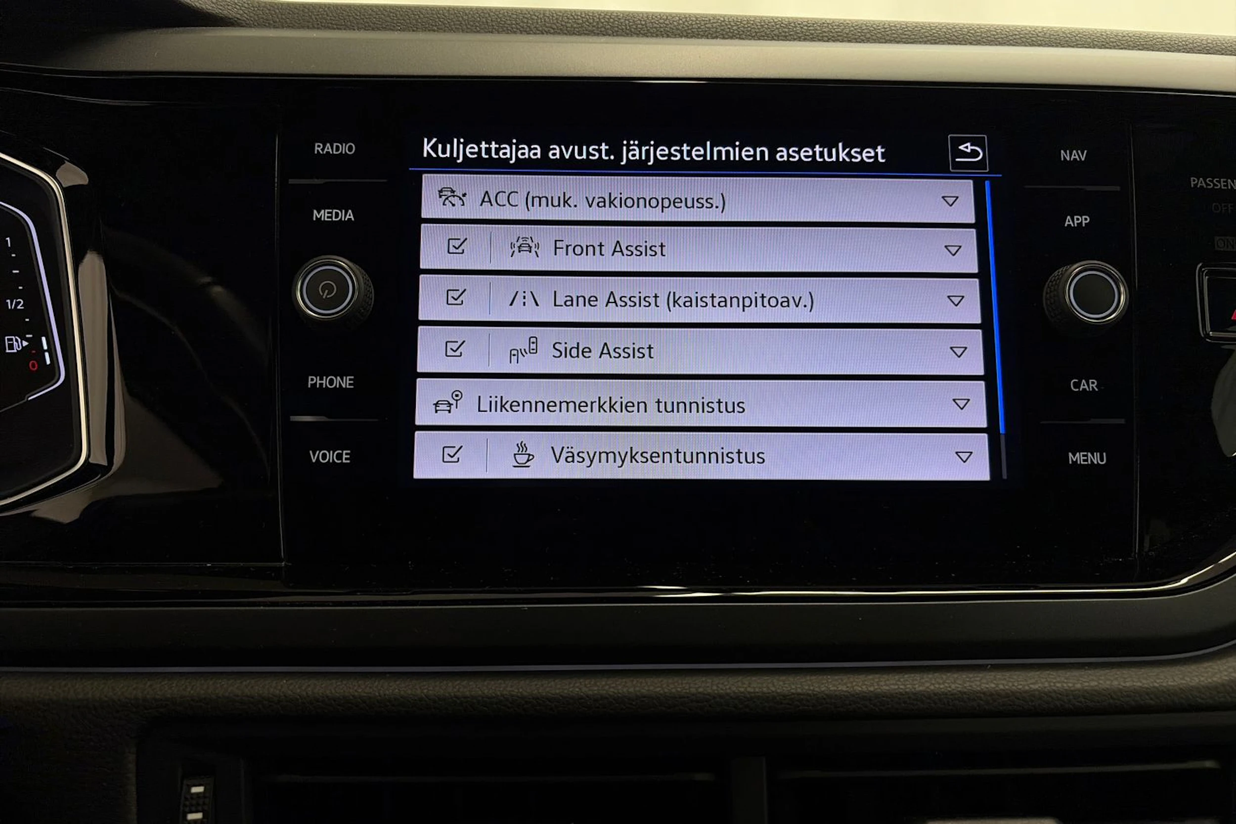 punainen Volkswagen Taigo 2022 kuva 19.