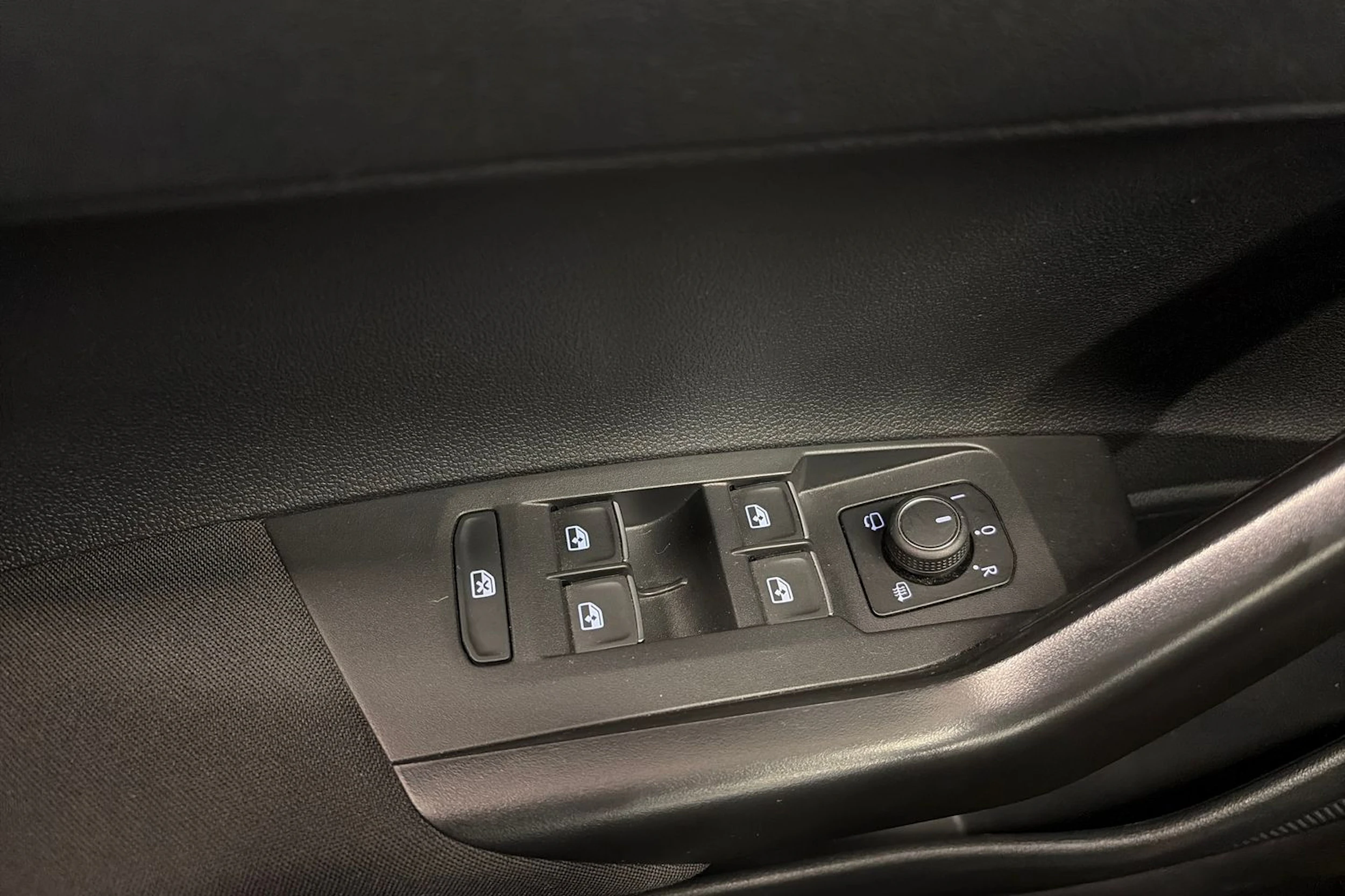 punainen Volkswagen Taigo 2022 kuva 23.