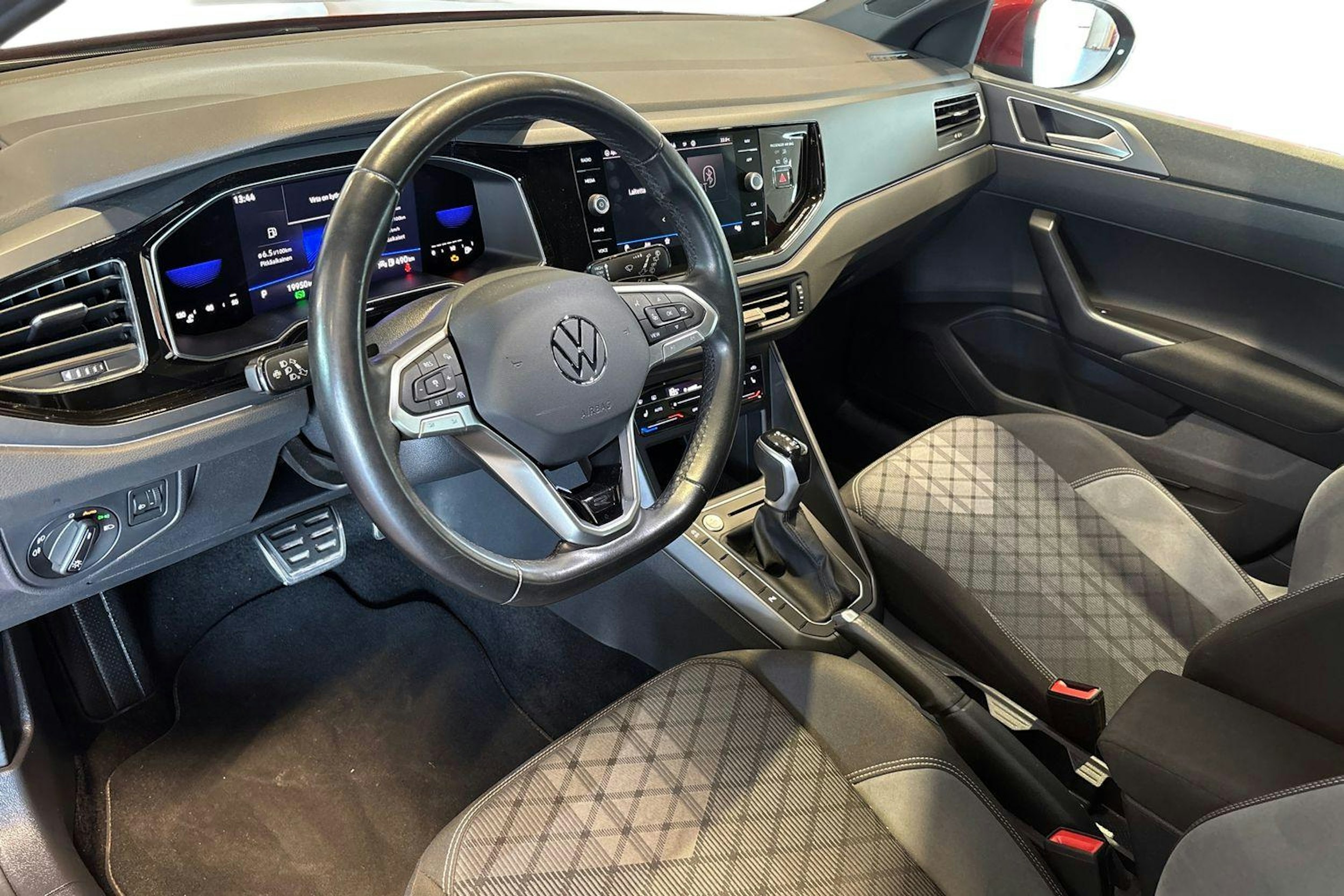 met. punainen Volkswagen Taigo 2022 kuva 7.