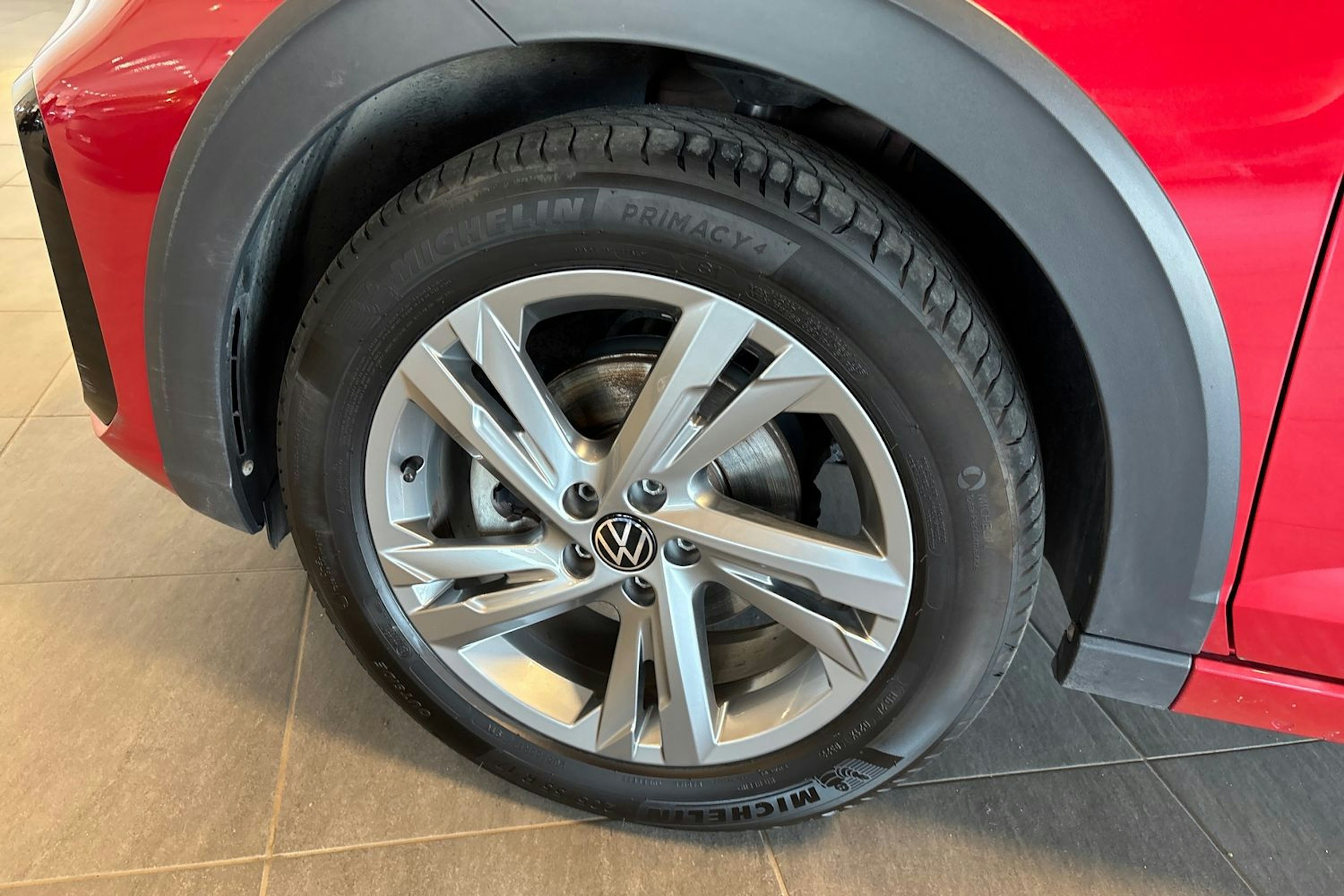 met. punainen Volkswagen Taigo 2022 kuva 13.