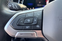 met. punainen Volkswagen Taigo 2022 kuva 17.