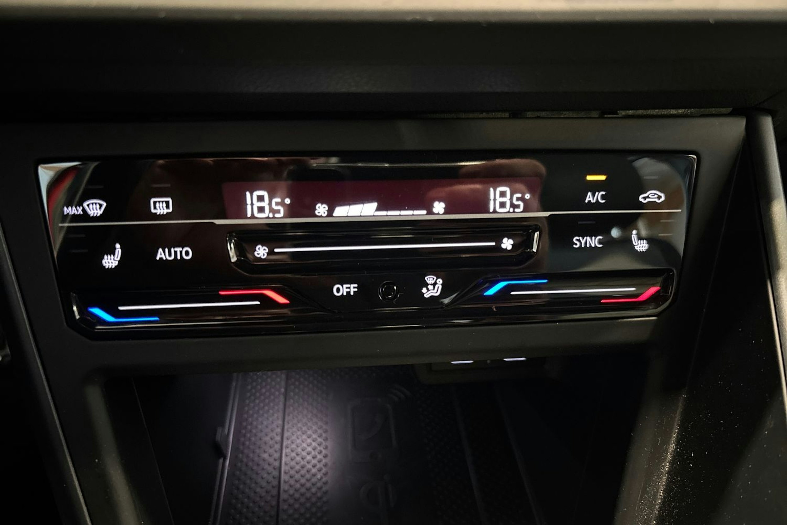 met. punainen Volkswagen Taigo 2022 kuva 23.