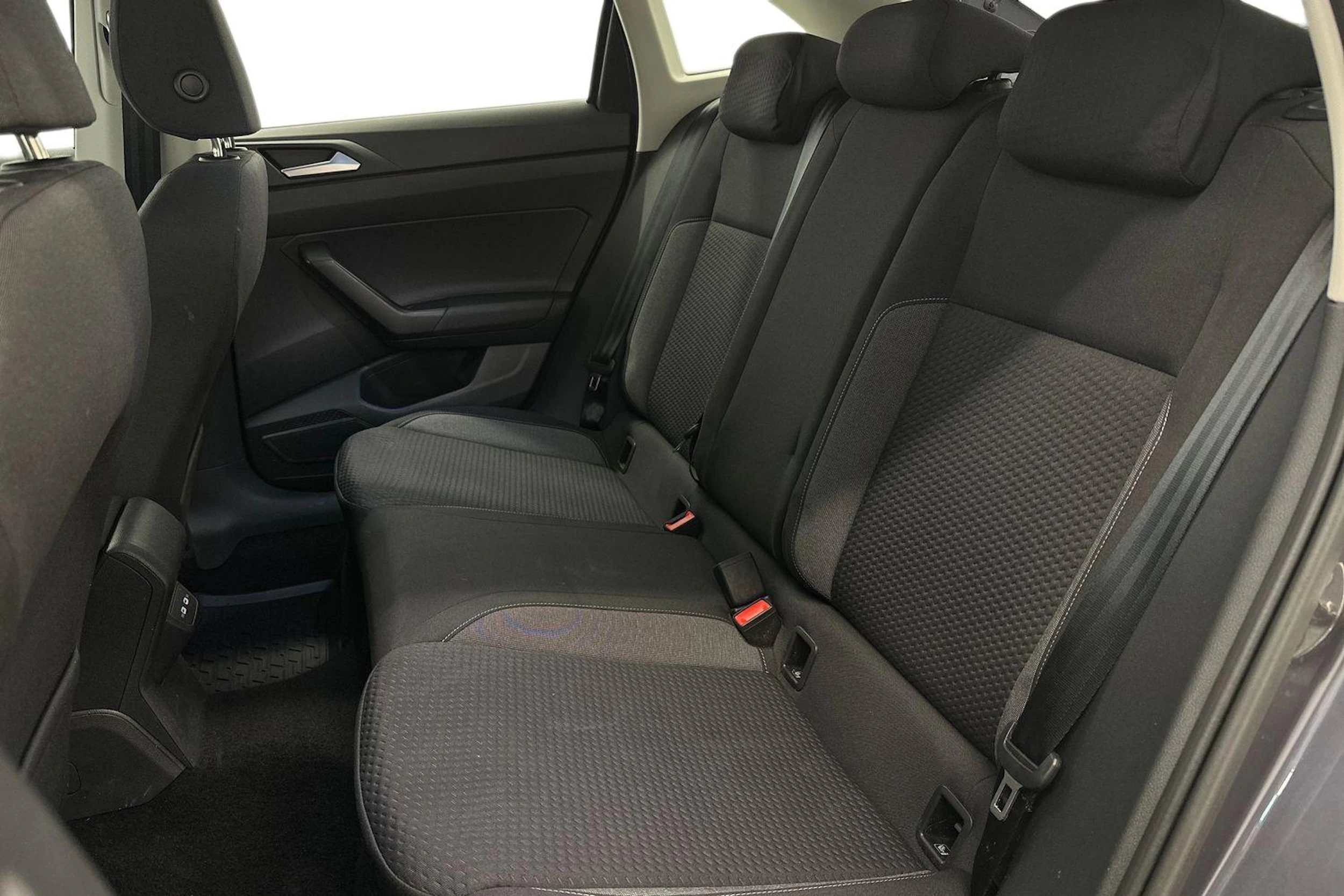 harmaa Volkswagen Taigo 2022 kuva 8.