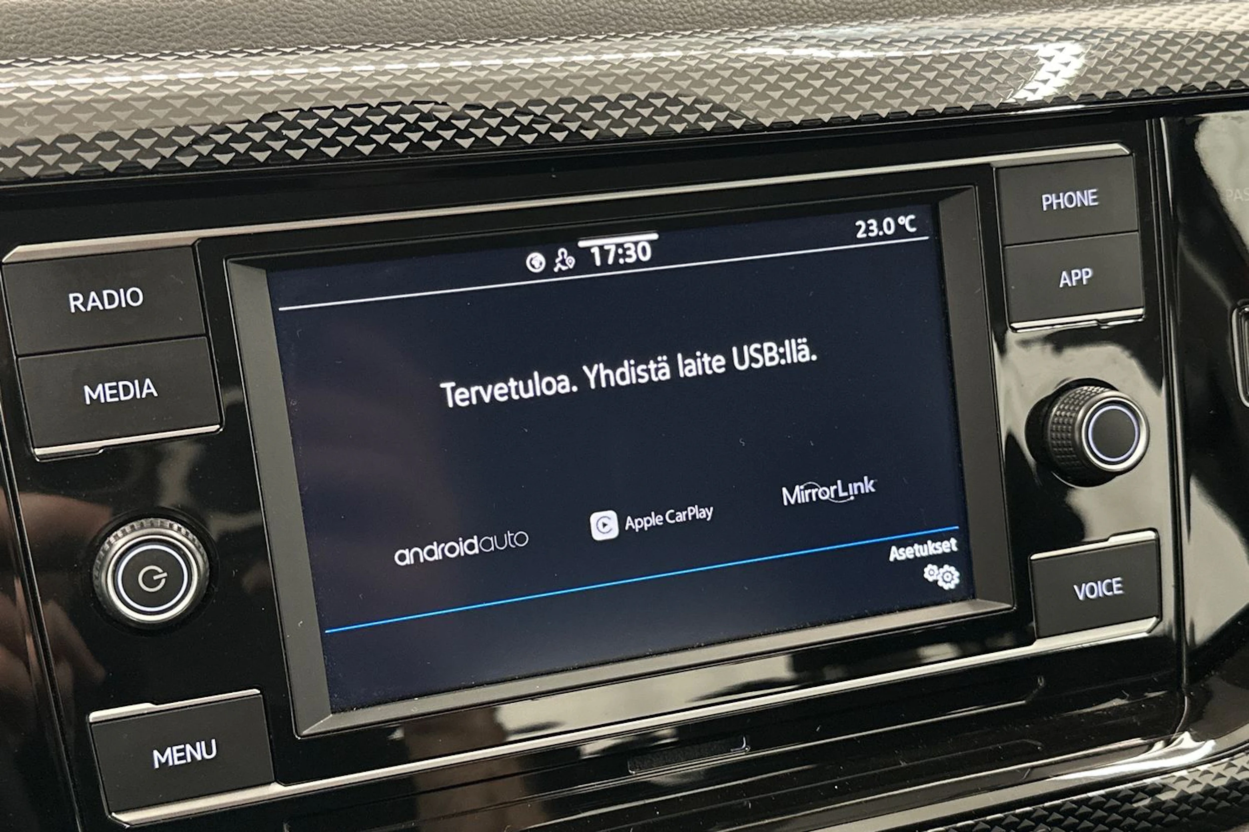 harmaa Volkswagen Taigo 2022 kuva 14.