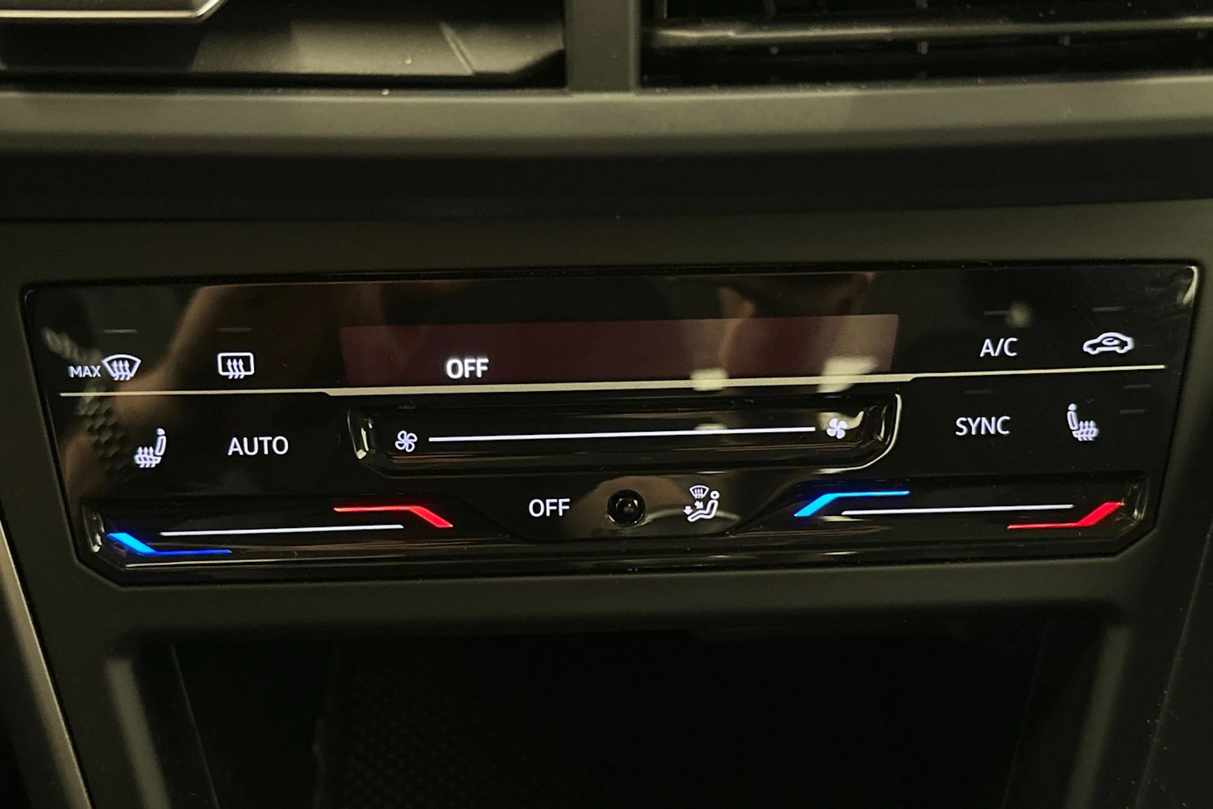 harmaa Volkswagen Taigo 2022 kuva 18.