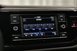 musta Volkswagen Taigo 2022 kuva 17.
