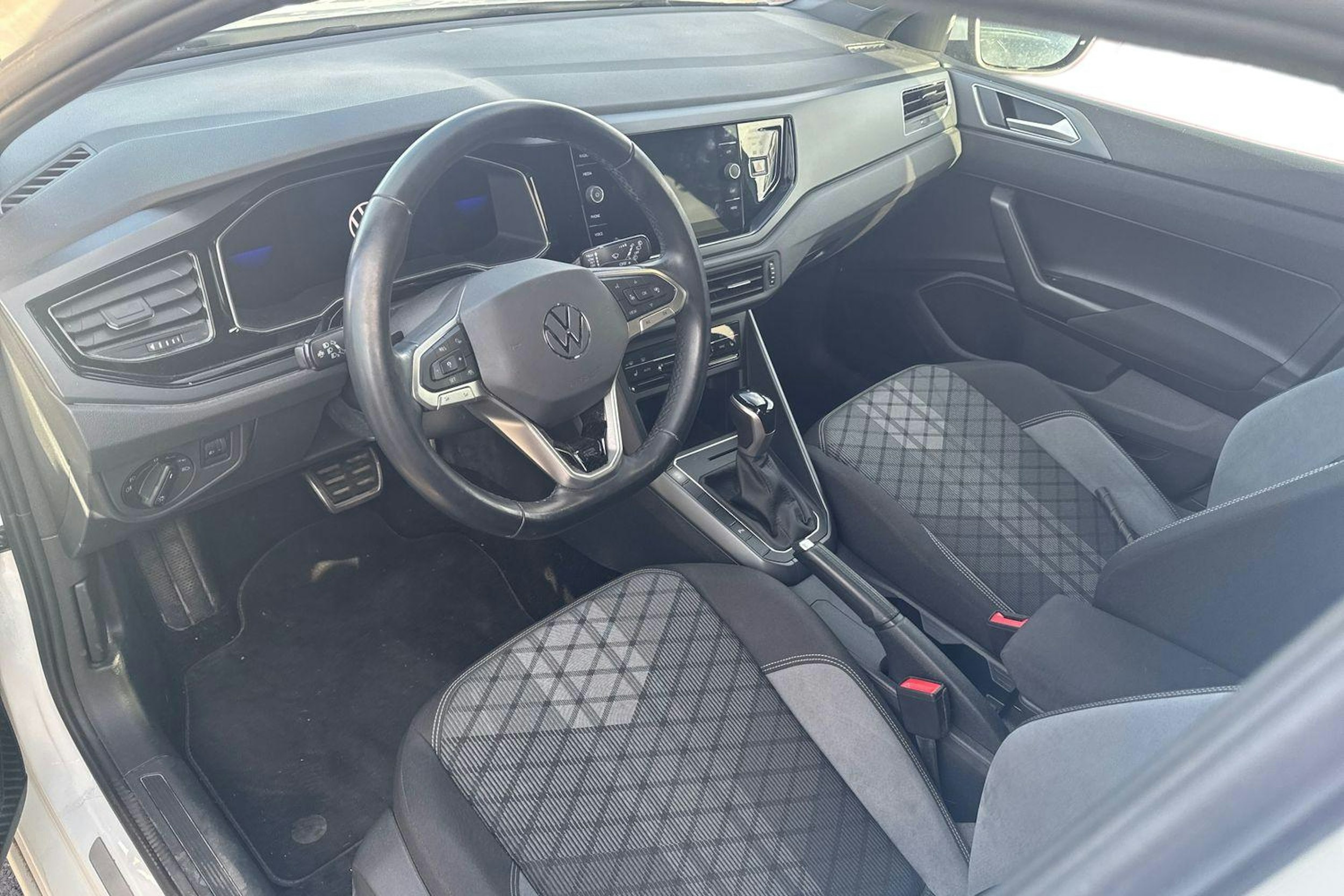 valkoinen Volkswagen Taigo 2022 kuva 3.