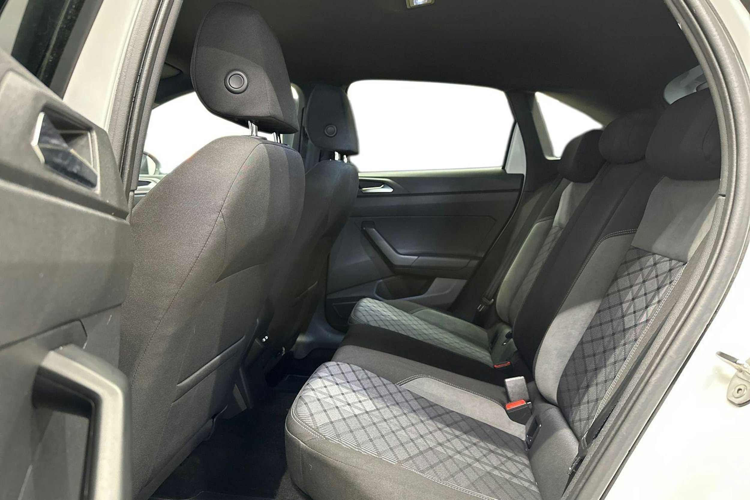 valkoinen Volkswagen Taigo 2022 kuva 10.