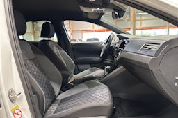 valkoinen Volkswagen Taigo 2022 kuva 15.