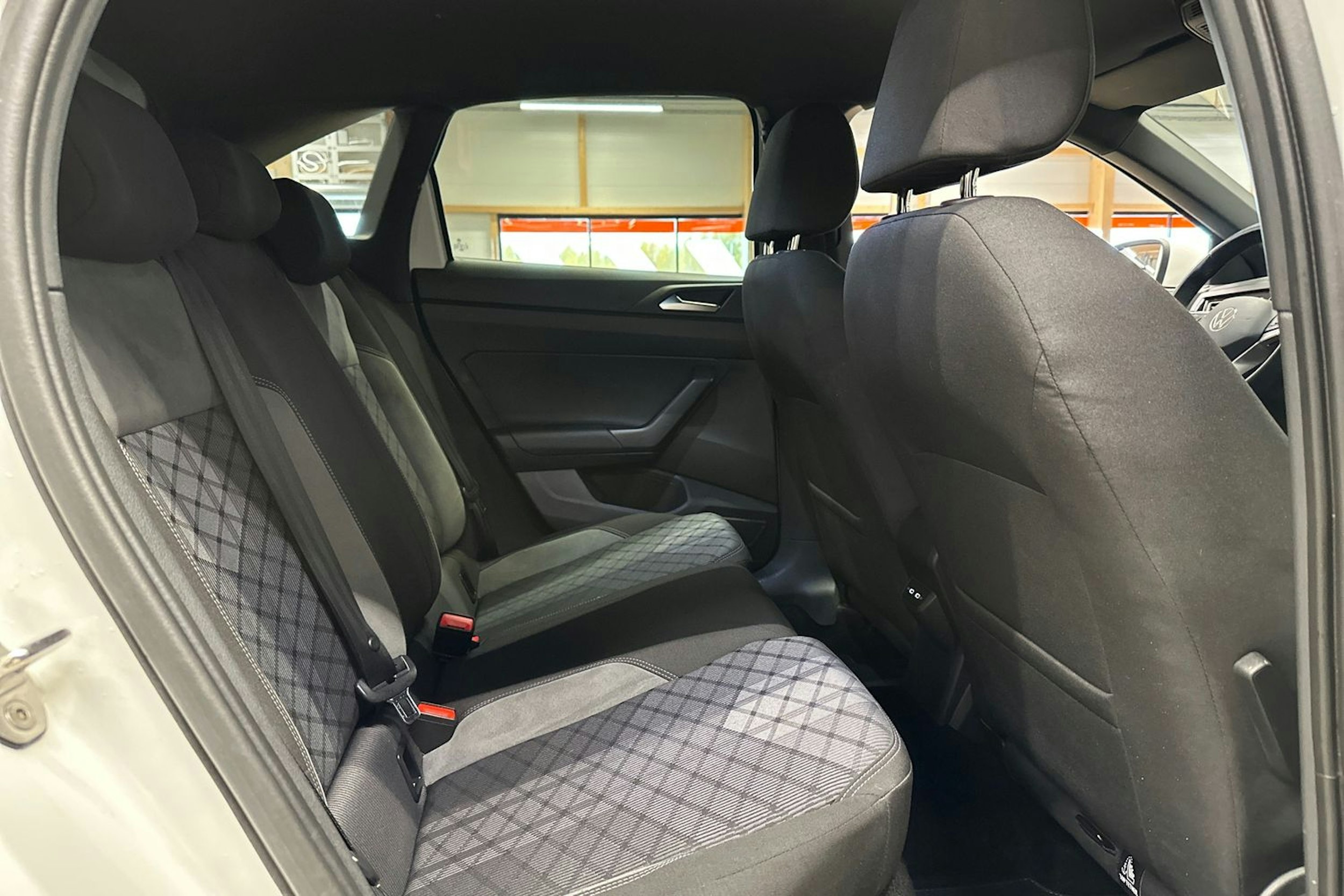 valkoinen Volkswagen Taigo 2022 kuva 16.