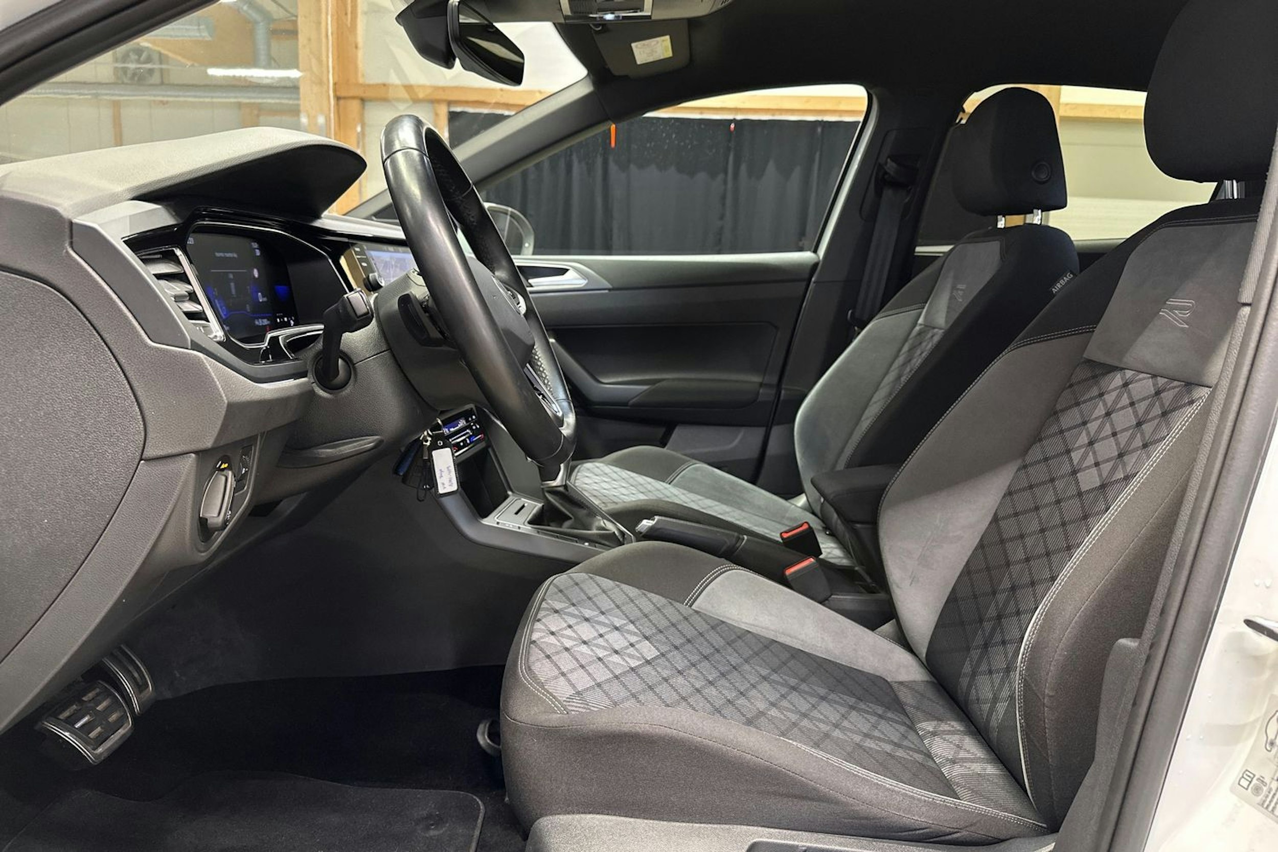 valkoinen Volkswagen Taigo 2022 kuva 17.