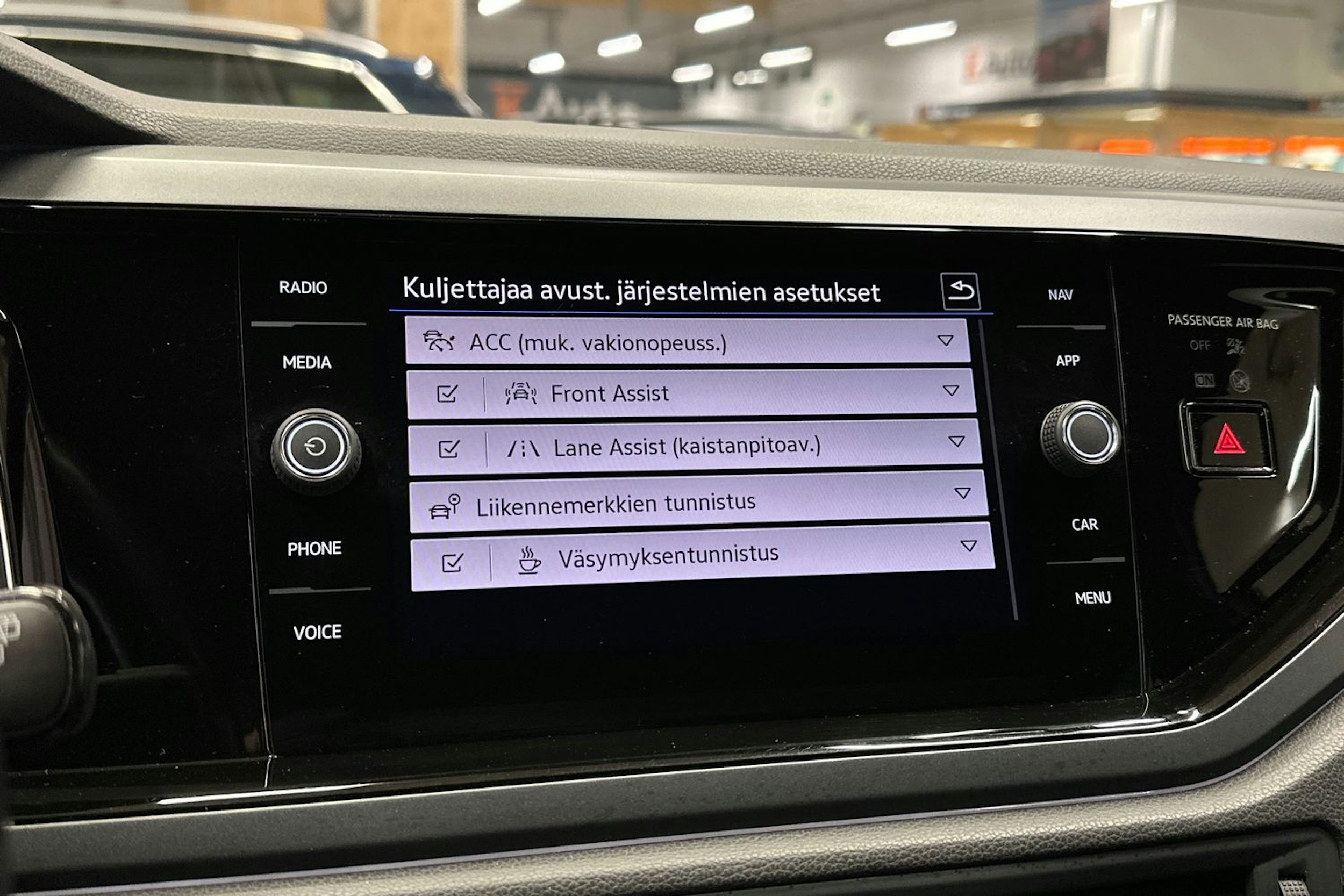 valkoinen Volkswagen Taigo 2022 kuva 21.