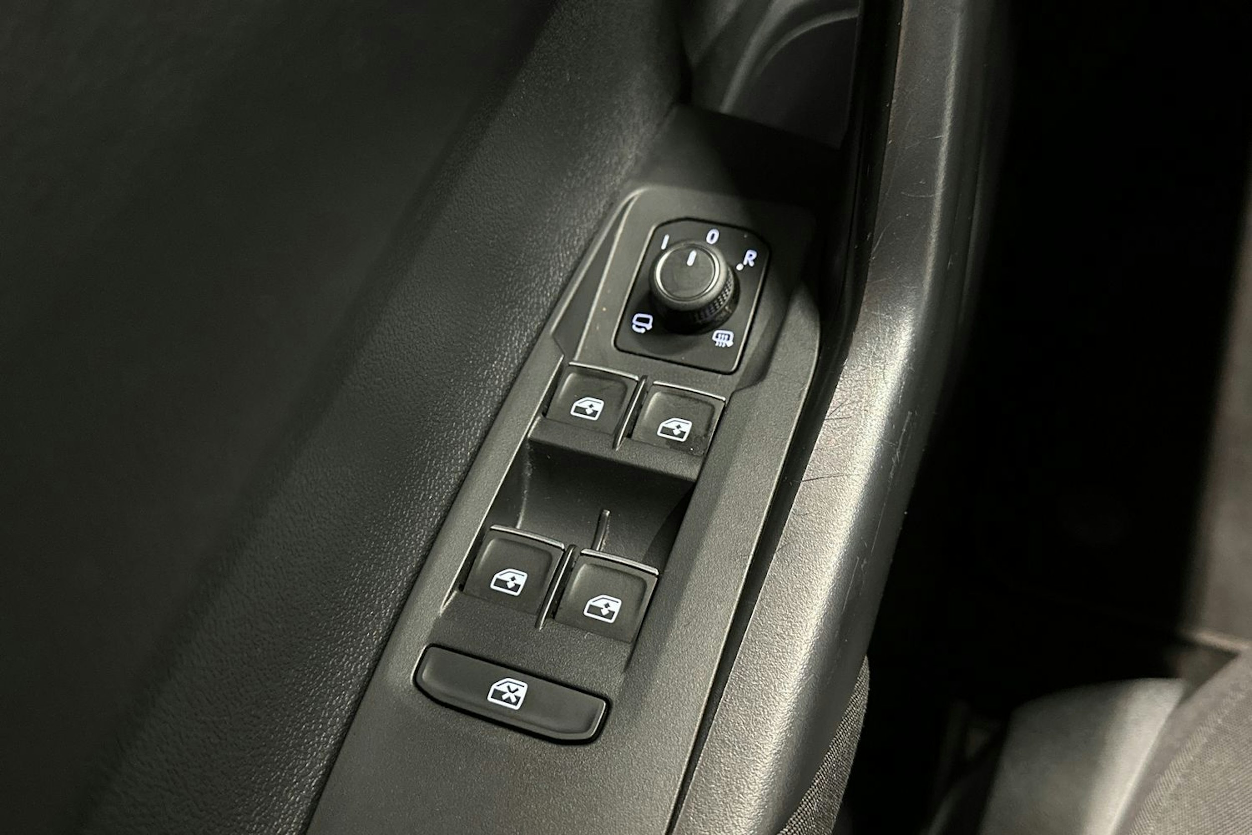 valkoinen Volkswagen Taigo 2022 kuva 28.