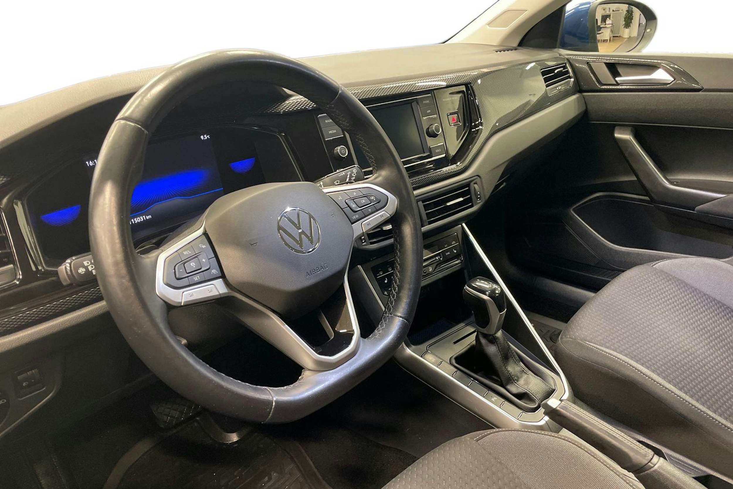 Sininen Volkswagen Taigo 2022 kuva 7.