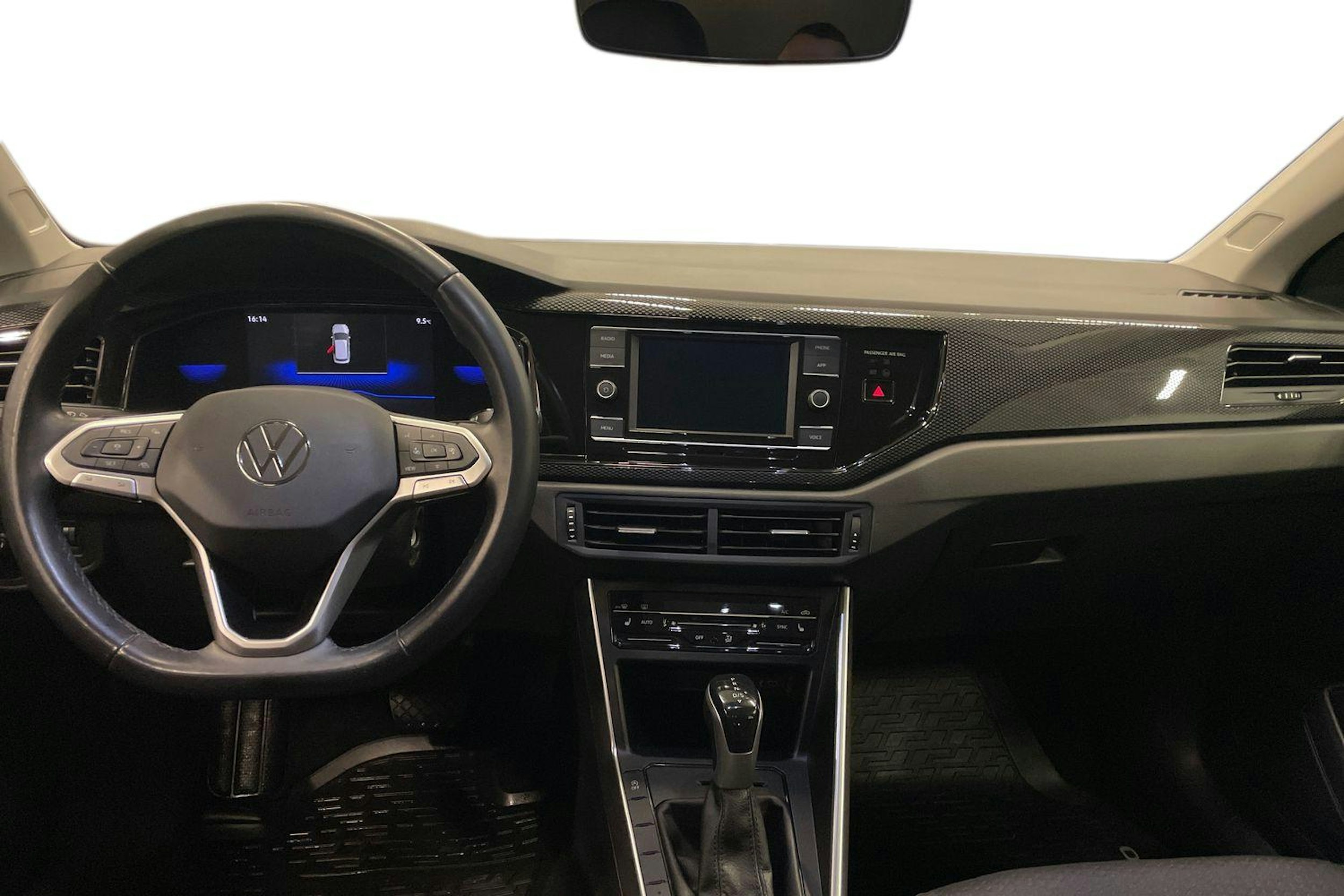 Sininen Volkswagen Taigo 2022 kuva 9.