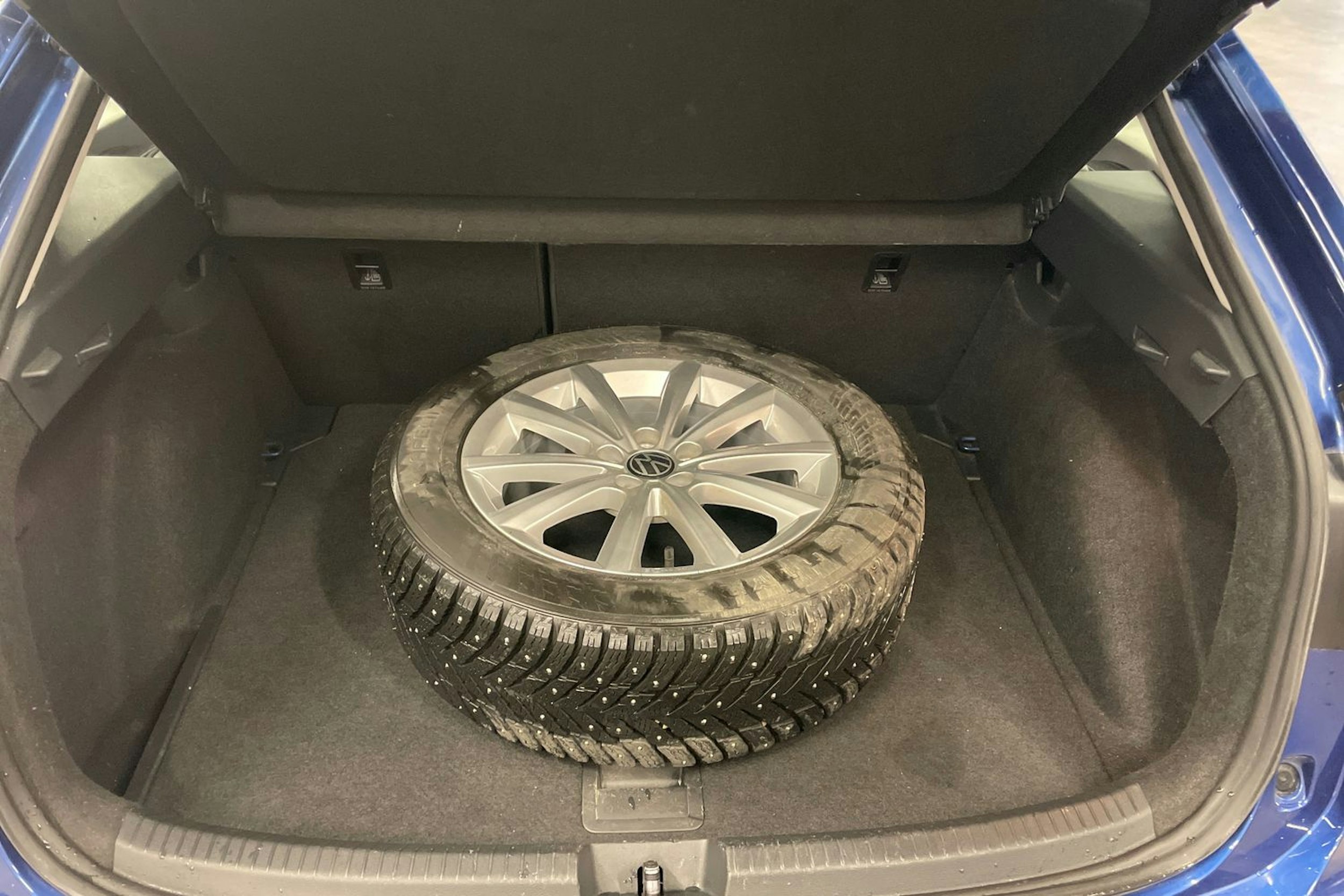 Sininen Volkswagen Taigo 2022 kuva 21.