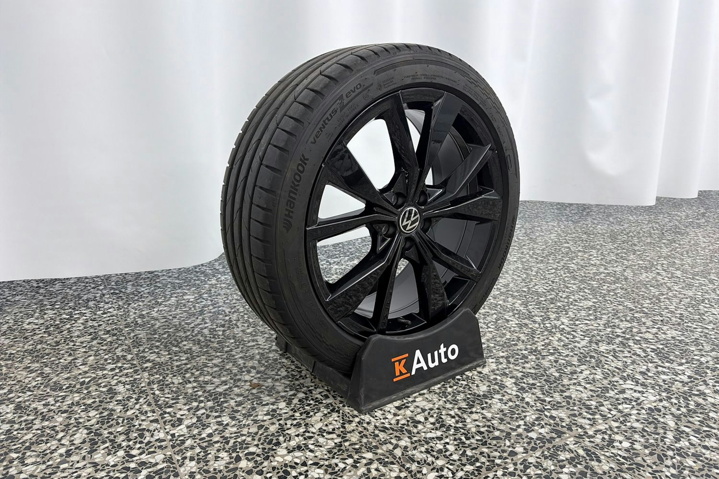 valkoinen Volkswagen Taigo 2022 kuva 13.