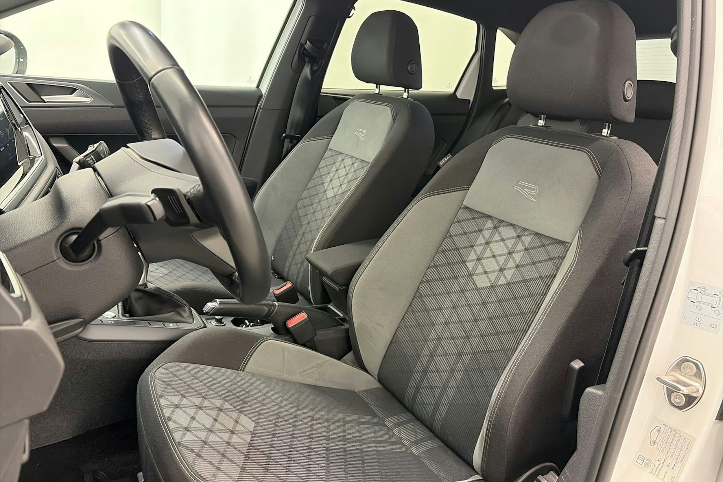 valkoinen Volkswagen Taigo 2022 kuva 15.