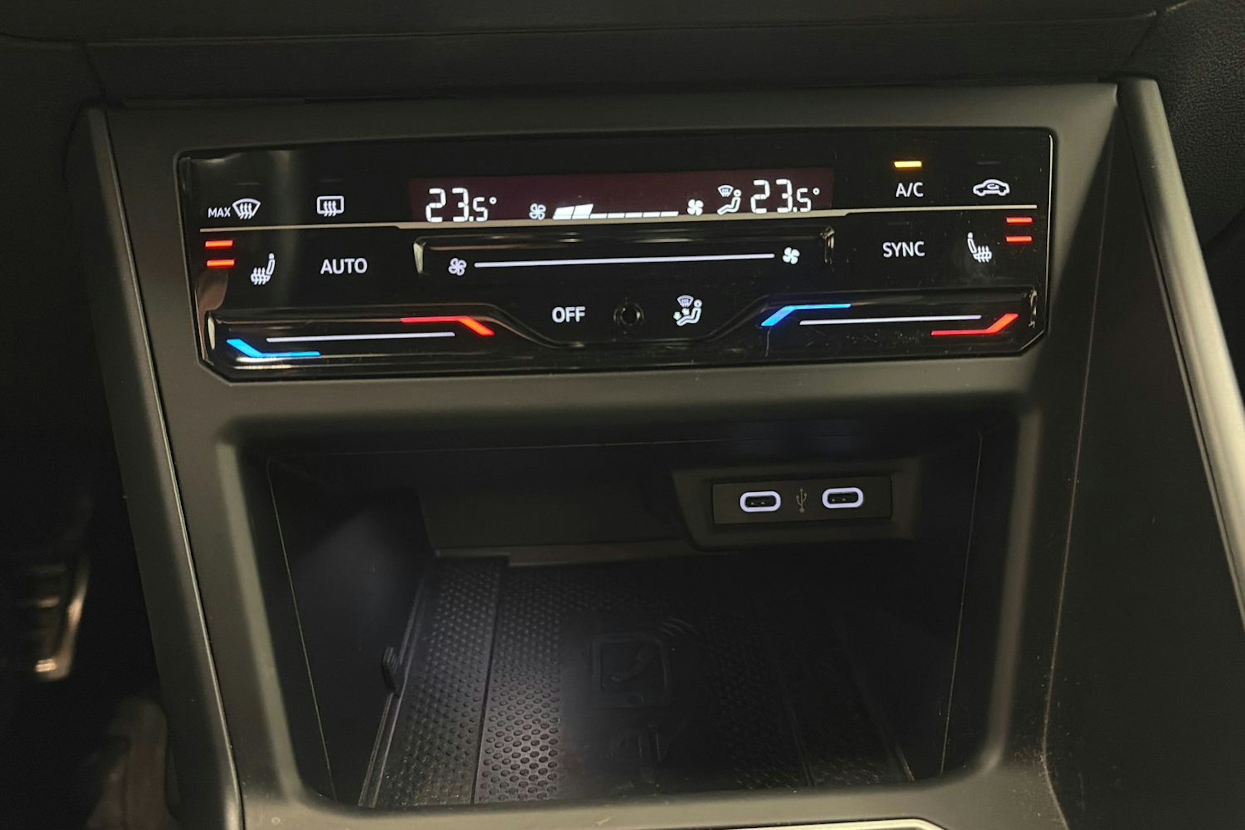 valkoinen Volkswagen Taigo 2022 kuva 22.