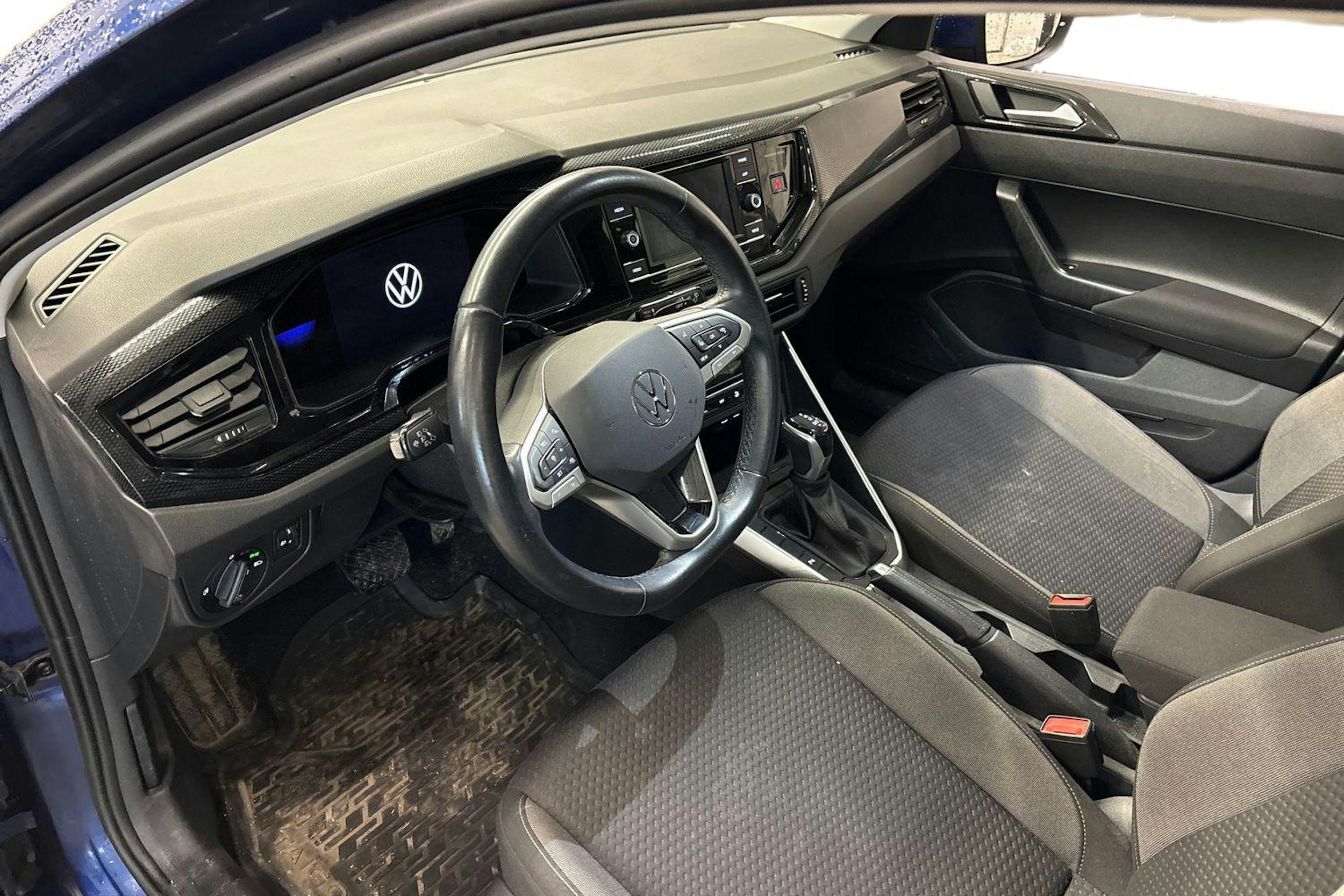 sininen Volkswagen Taigo 2022 kuva 3.