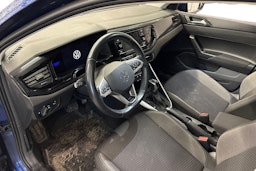 sininen Volkswagen Taigo 2022 kuva 3.