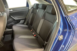 sininen Volkswagen Taigo 2022 kuva 8.