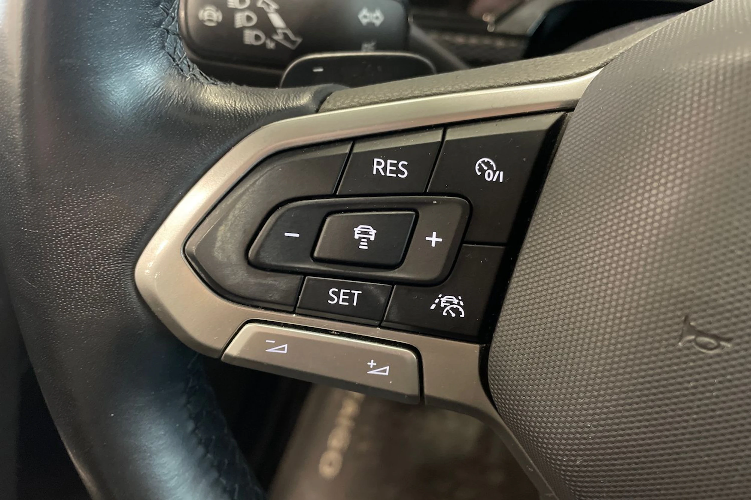 sininen Volkswagen Taigo 2022 kuva 14.