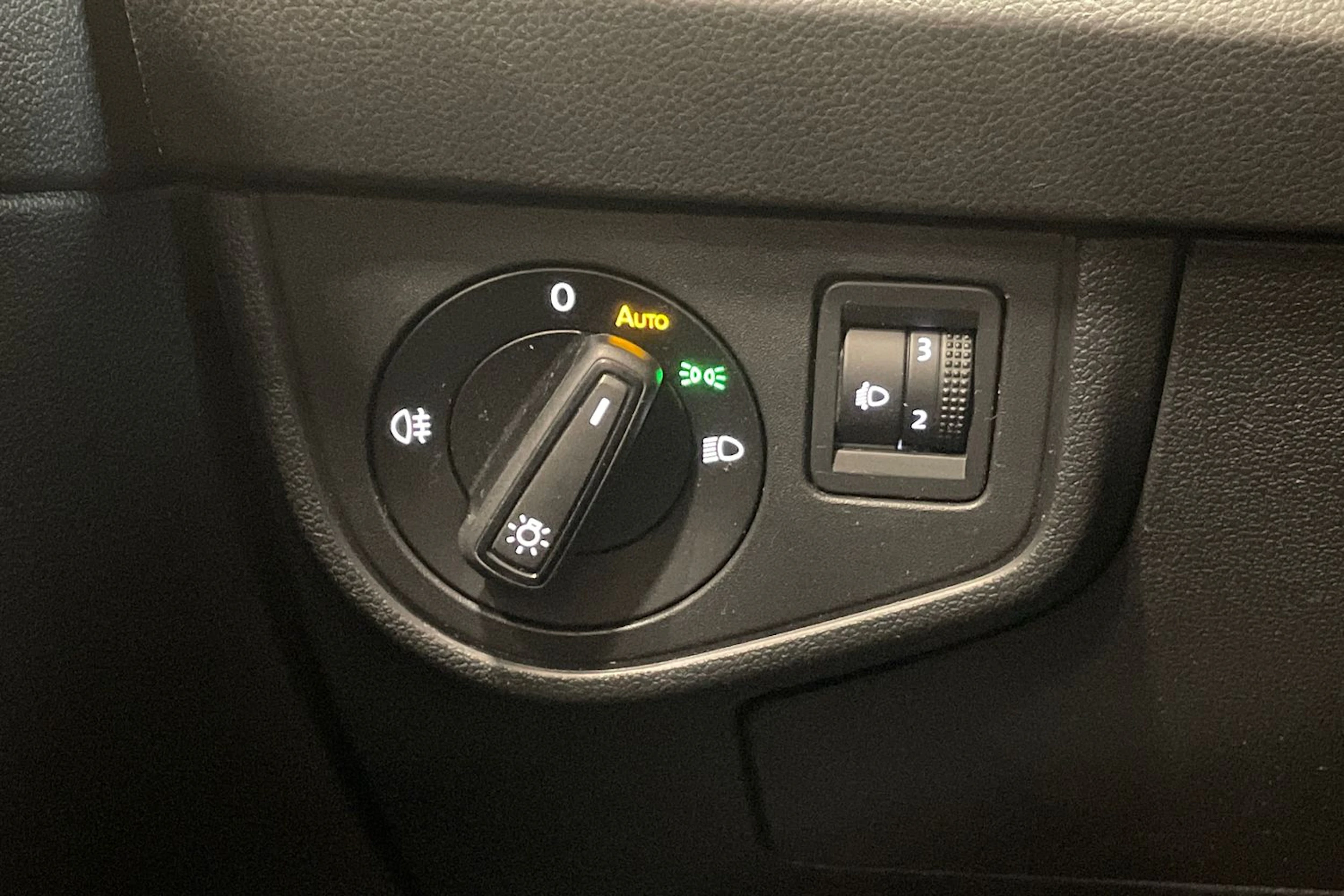 sininen Volkswagen Taigo 2022 kuva 15.