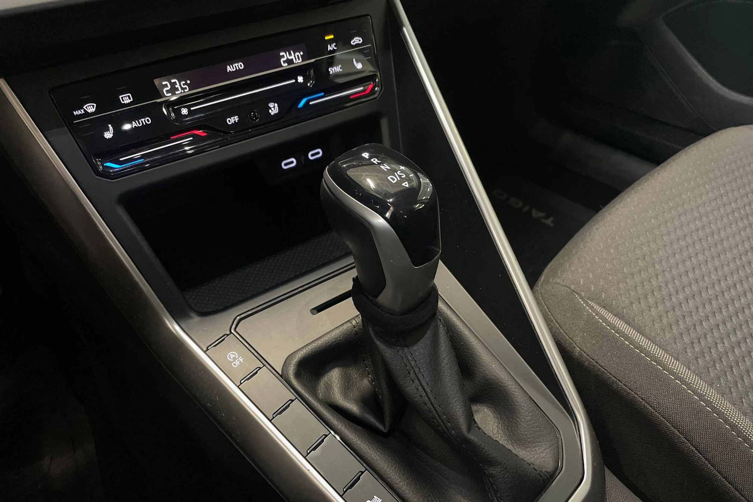 sininen Volkswagen Taigo 2022 kuva 22.