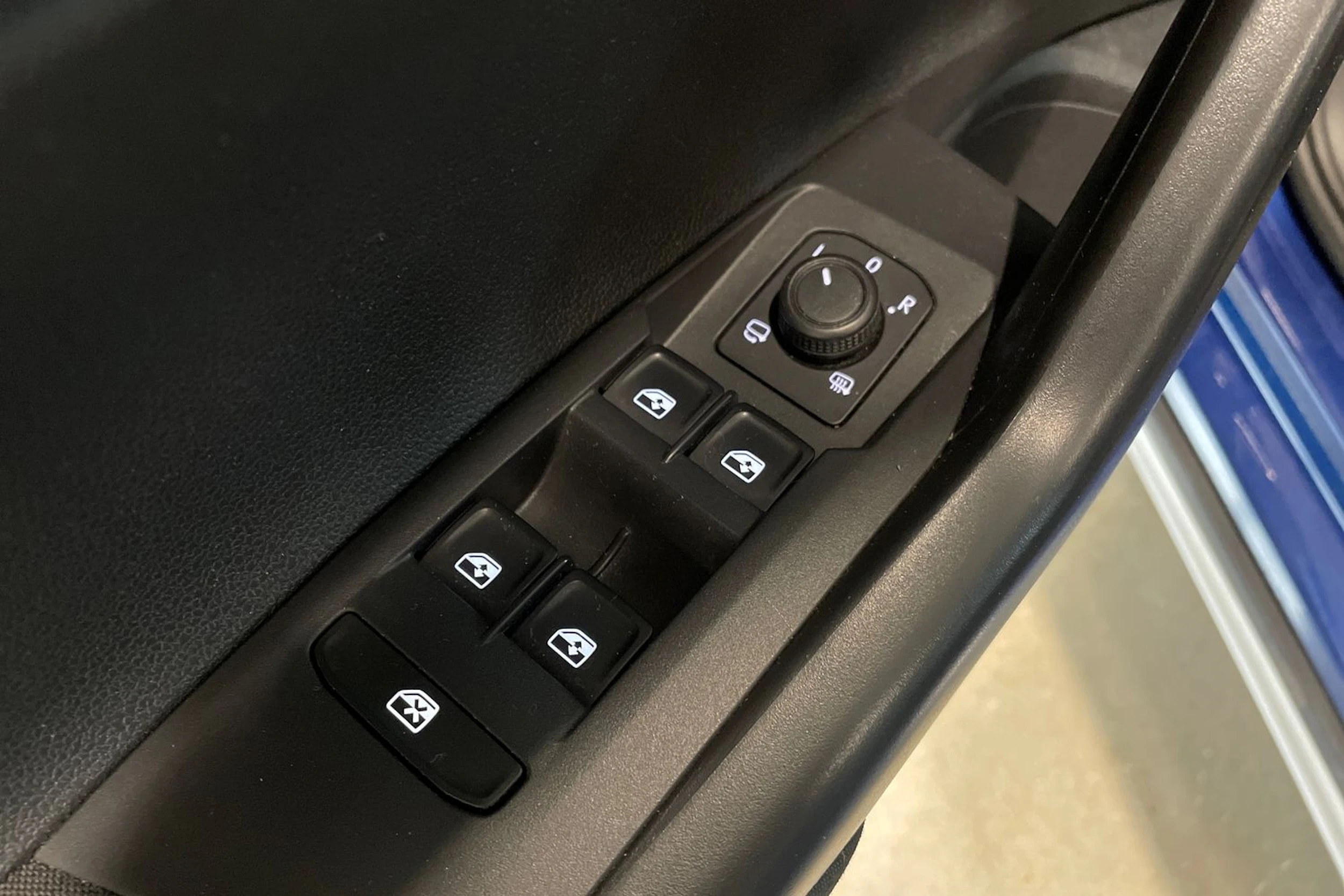 sininen Volkswagen Taigo 2022 kuva 23.