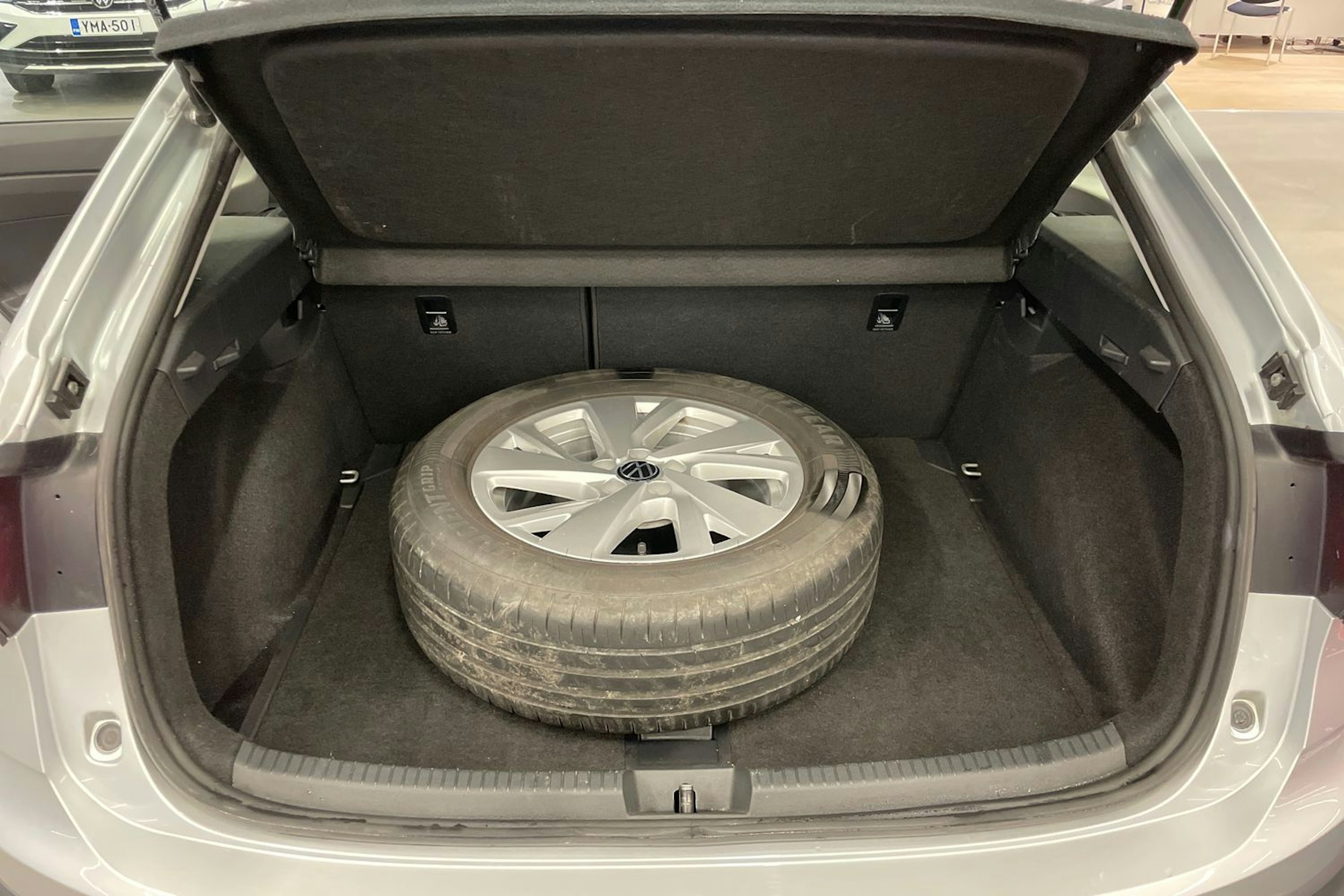 met. Harmaa Volkswagen Taigo 2022 kuva 18.